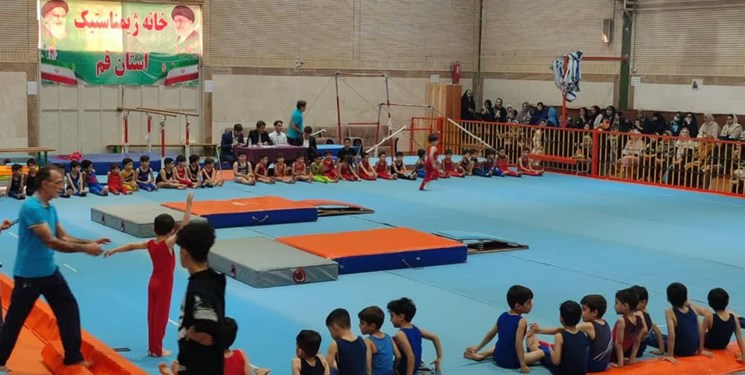 استقبال ۹۰۰ ورزشکار از اولین دوره مسابقات ژیمناستیک هنری استان قم